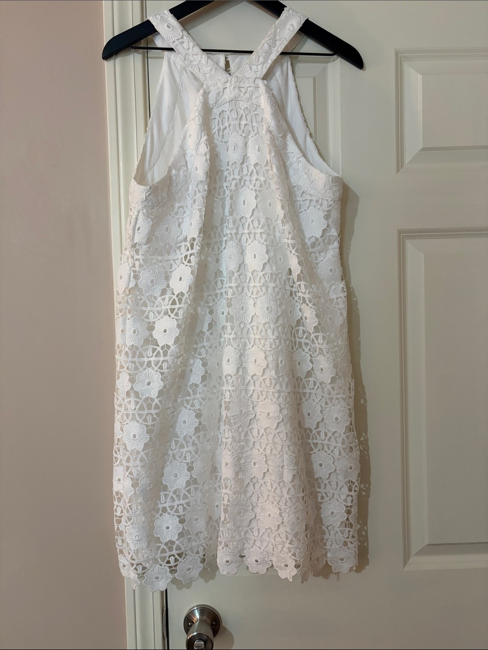 NWOT crown & ivy White Floral Crochet Mini Dress